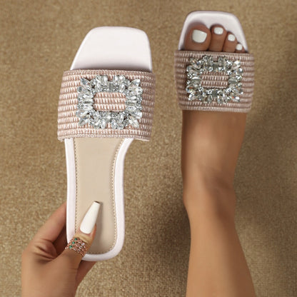 Claquettes pour femme à bout carré avec paille et strass – plates, idéales pour les vacances, les loisirs et toutes les tenues